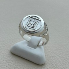 Срібний перстень чоловічий Герб України з візерунком без камінців