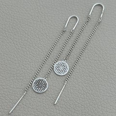 Сережки протяжки срібні з круглою підвіскою з орнаментом на ланцюжку