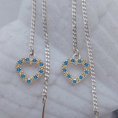 Срібні сережки протяжки Середечки з маленькими фіанітами блакитними та жовтими