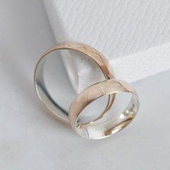 Обручальное кольцо серебряное с золотой напайкой классическое тонкое пара