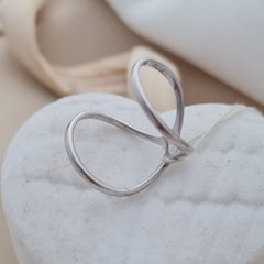 Серебряное кольцо тонкая восьмерка без камней на верхнюю фалангу 14 размер