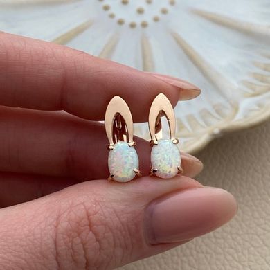 Серьги из золота с овальными белыми опалами