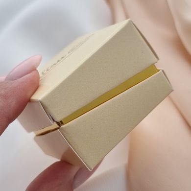 Коробочка для прикрас брендована Alisa JEWELRY квадрат двокольорова беж із золотом