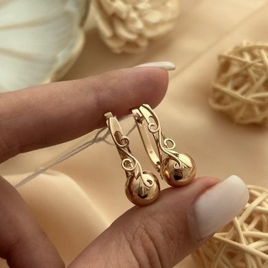 Серьги золотые с шариком и ажурными элементами без камней