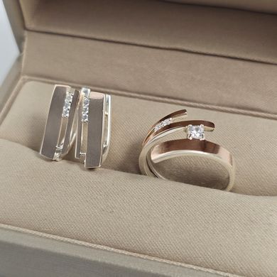 Комплект кольцо и серьги из серебра с золотыми вставками и цирконами