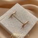 Сережки золоті жіночі мінімалістичні з об'ємним візерунком без камінців