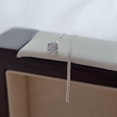 Серебряные серьги протяжки с маленькими белыми фианитами