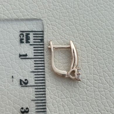 Серьги золотые с белыми круглыми фианитами классические