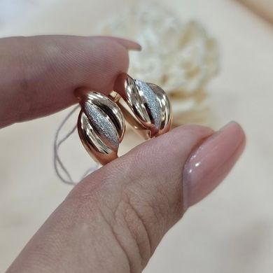 Серьги из желтого и белого золота с орнаментом без камней