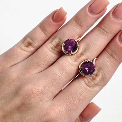 Серьги из золота с александритами фиолетового цвета и фианитами