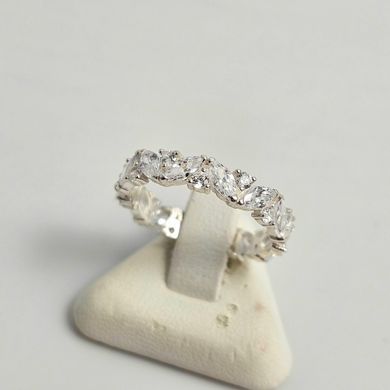 Серебряное кольцо женское с белыми фианитами разной формы