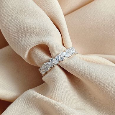 Серебряное кольцо женское с белыми фианитами разной формы