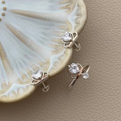 Комплект серебряный кольцо и серьги пусеты с золотыми вставками и цирконами
