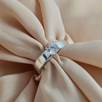 Кольцо серебряное с белыми круглыми фианитами