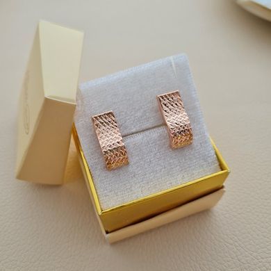 Серьги золотые с орнаментом классические без камней