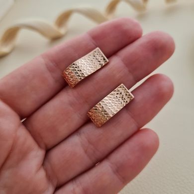 Серьги золотые с орнаментом классические без камней