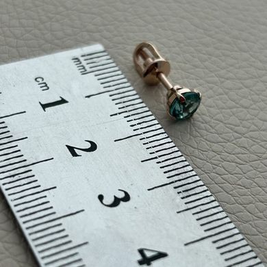 Серьги вкрутки золотые с круглым зеленым кварцем