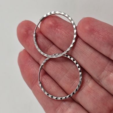 Серьги кольца из серебра с алмазной гранью без камней