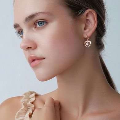 Сережки золоті Сердечка з білими фіанітами в середині та англійською застібкою
